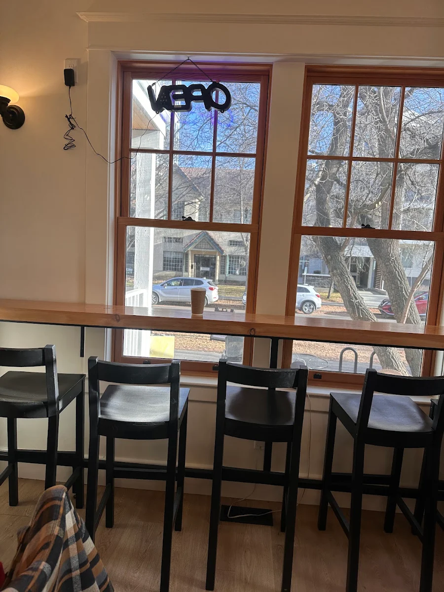 Vibe, Leonardo’s Coffee and Sandwich House