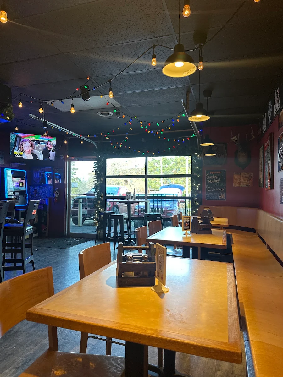Vibe, Fat Cat's Pizza Inc.