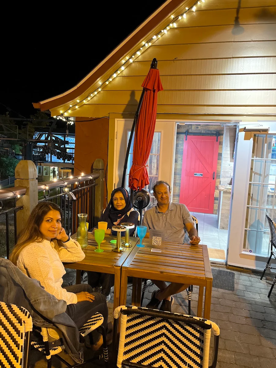 Vibe, Noor Bistro Indian Punjabi Cuisine
