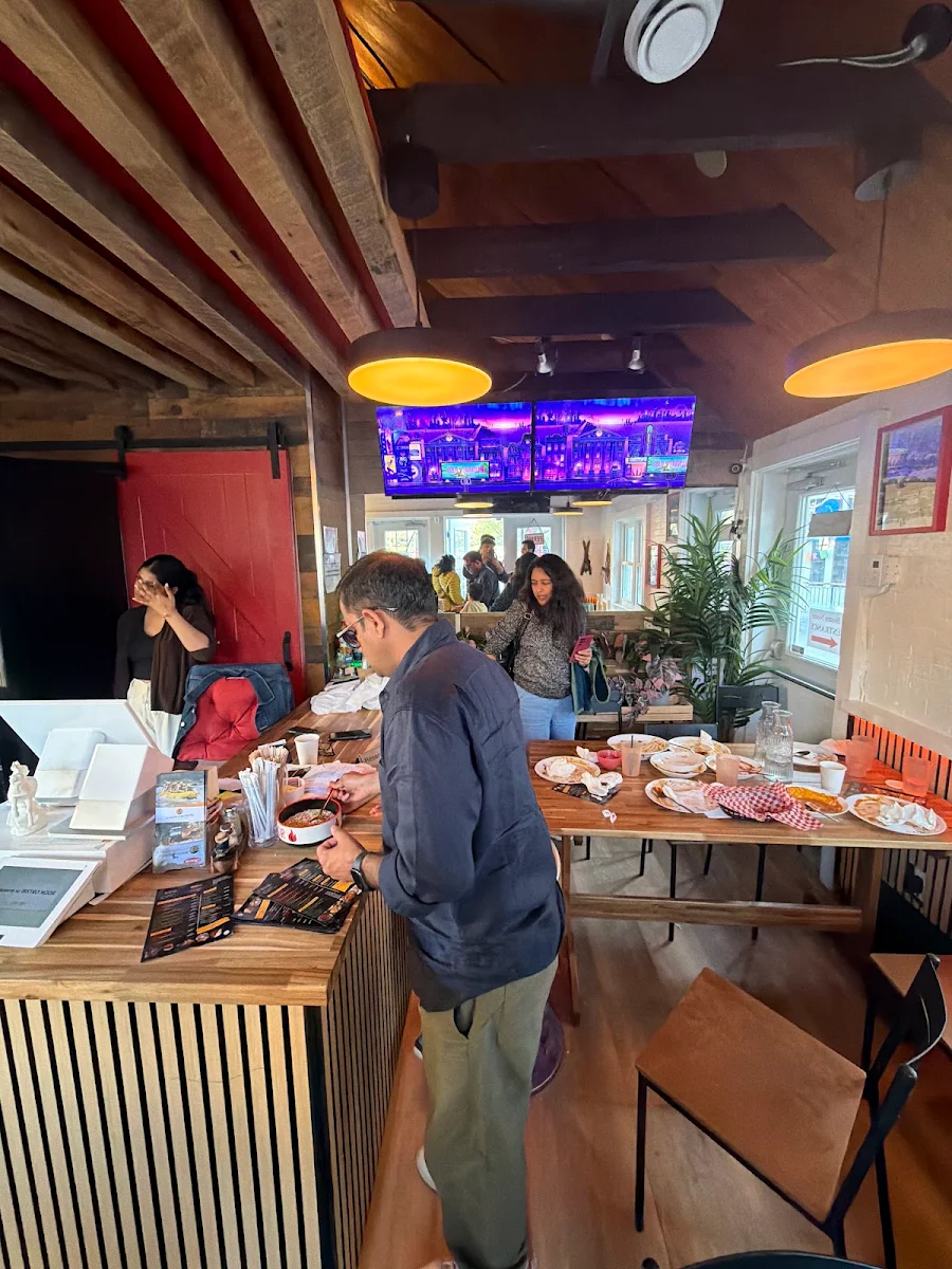 Vibe, Noor Bistro Indian Punjabi Cuisine
