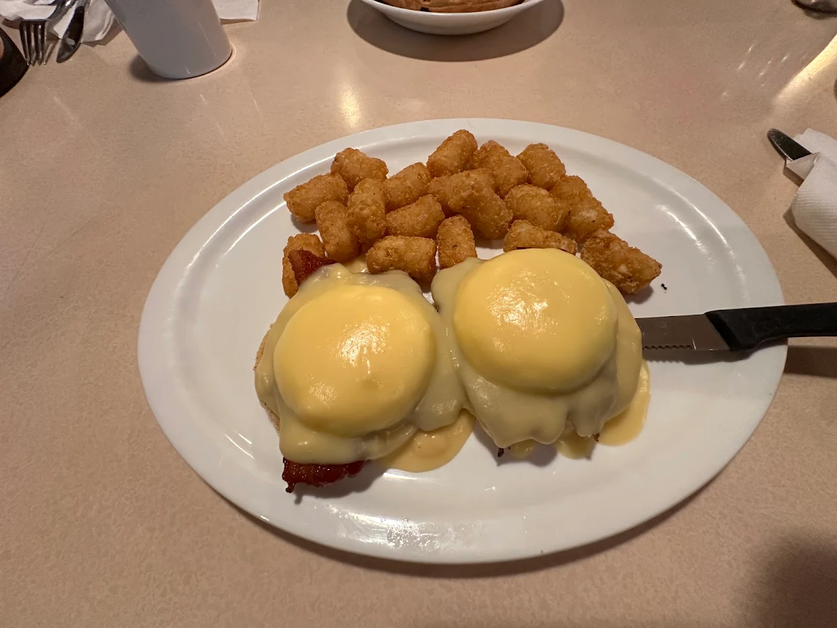 Food & drink, Humpty's Big Plate Diner - Saskatoon