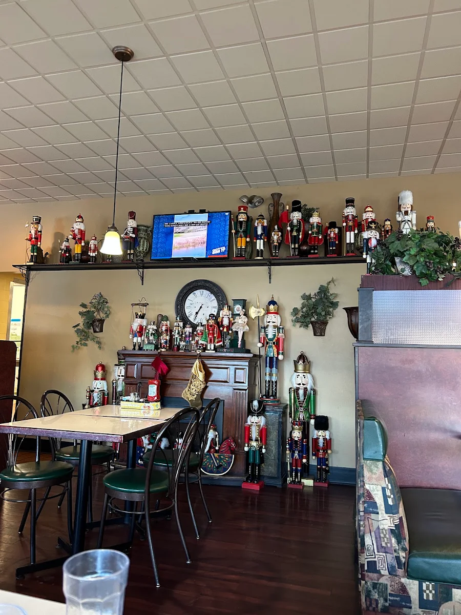 Vibe, Humpty's Big Plate Diner - Saskatoon