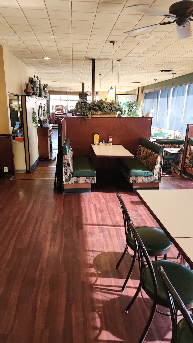 Vibe, Humpty's Big Plate Diner - Saskatoon