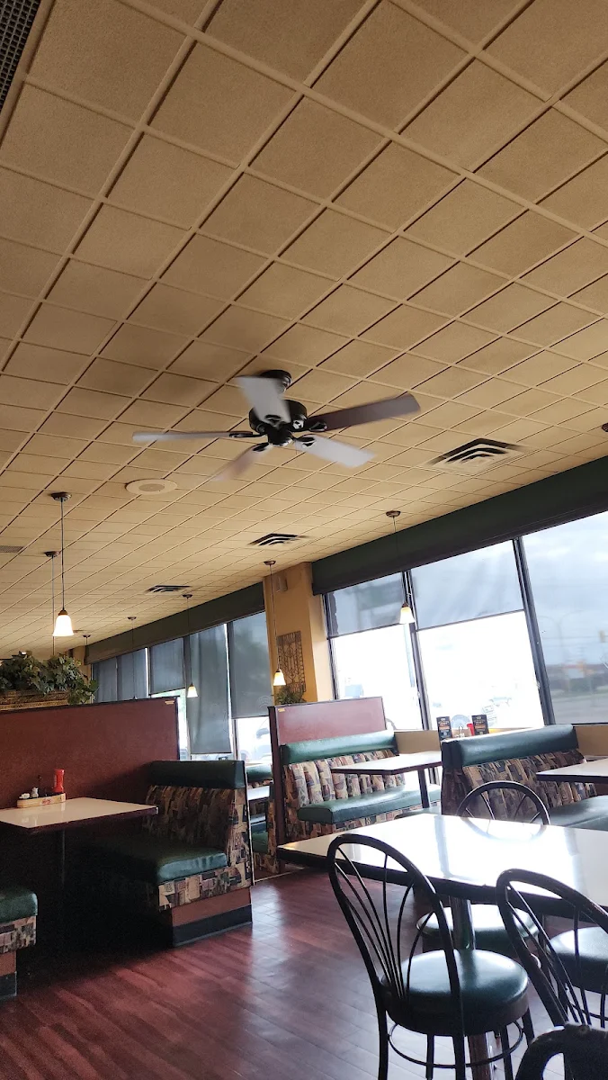 Vibe, Humpty's Big Plate Diner - Saskatoon