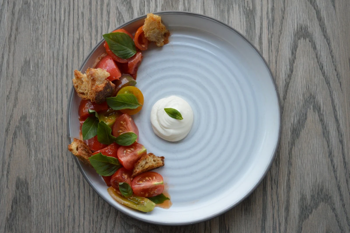 Highlights, Restaurant Capelin