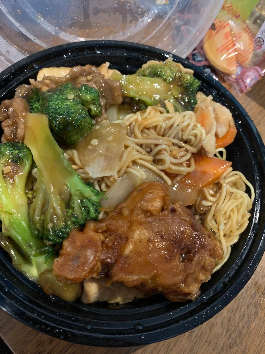 Steamed Chicken Broccoli