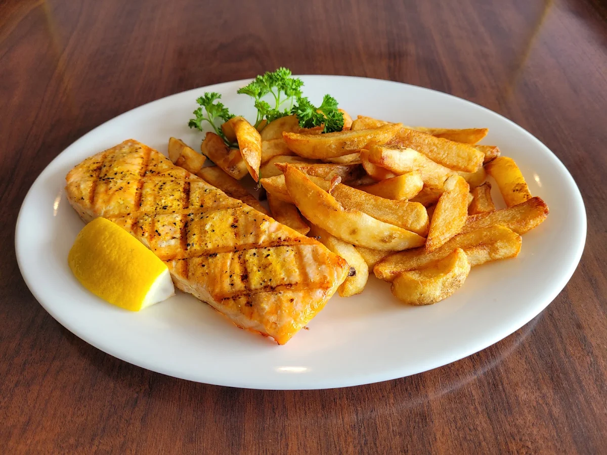 Grilled Salmon & Chips