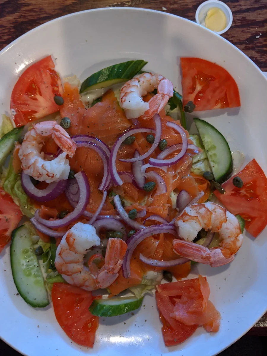 Salade Au Saumon Fumé Et Crevettes