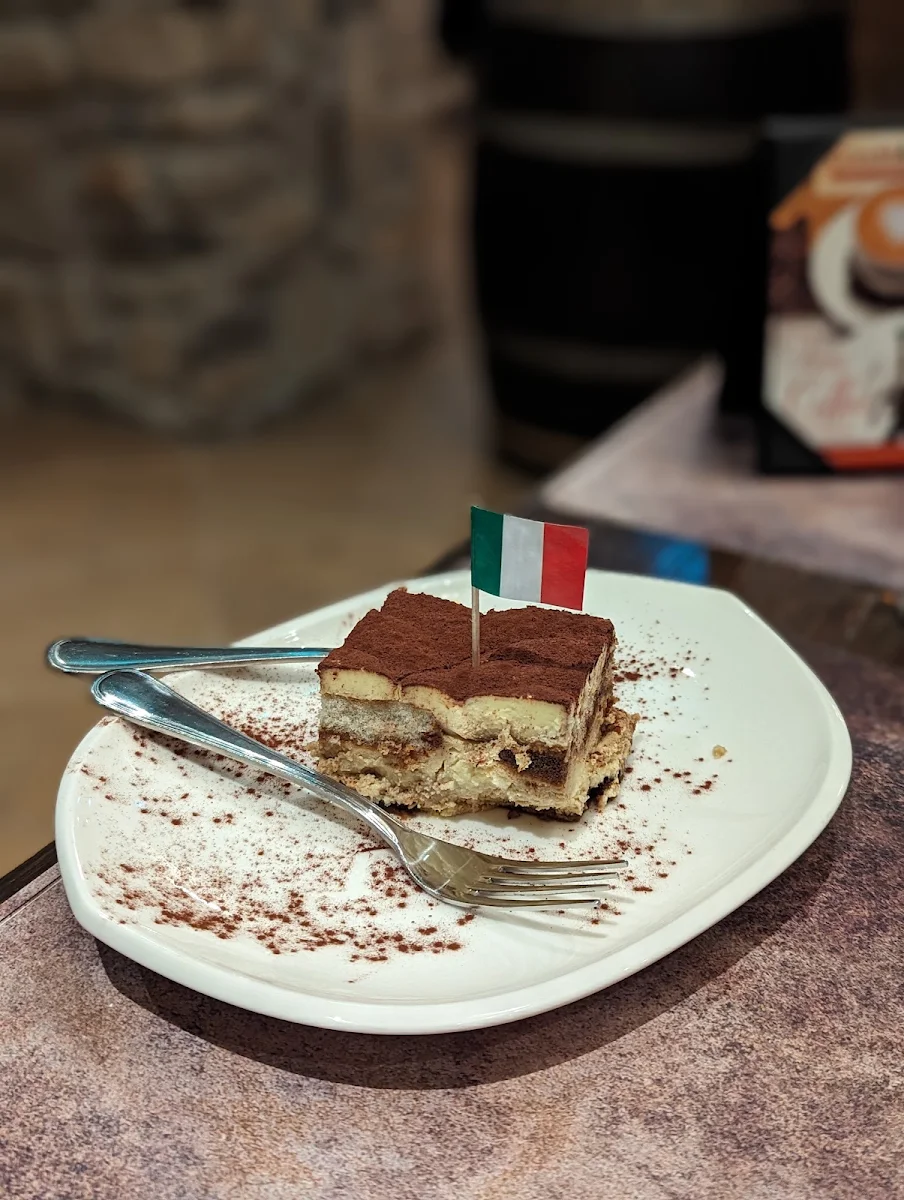 Tiramisu Cake