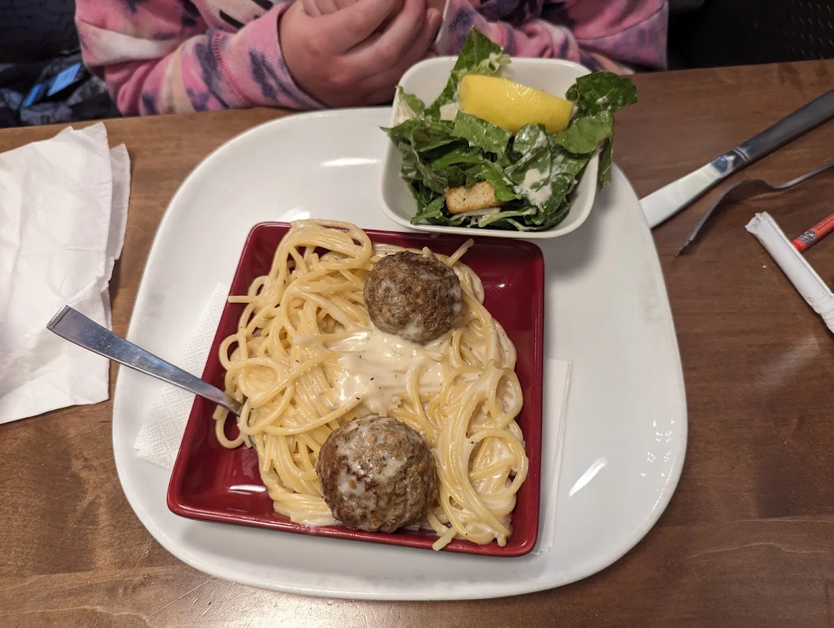 Kids Spaghetti with Alfredo Sauce and Caeser Salad