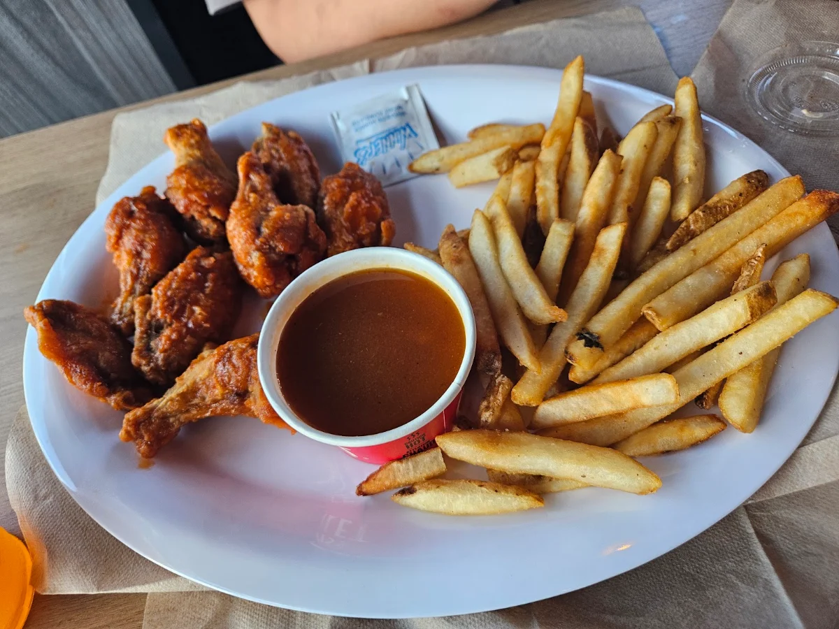 Wings Combo, Harvey's