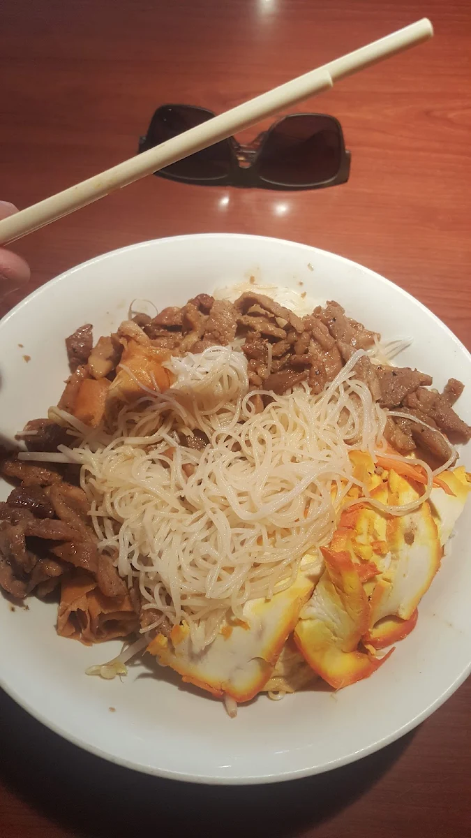 Highlights, Pho Anh Huyén II Noodle House