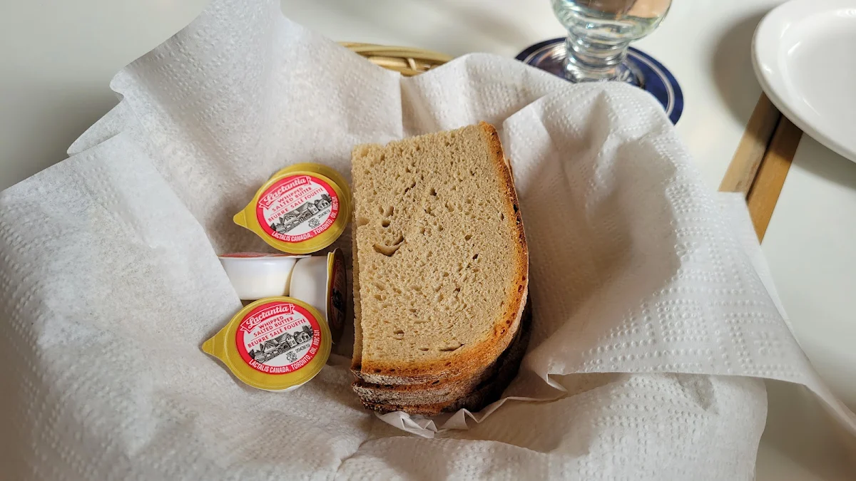 Table Bread, Sauter's Inn Restaurant