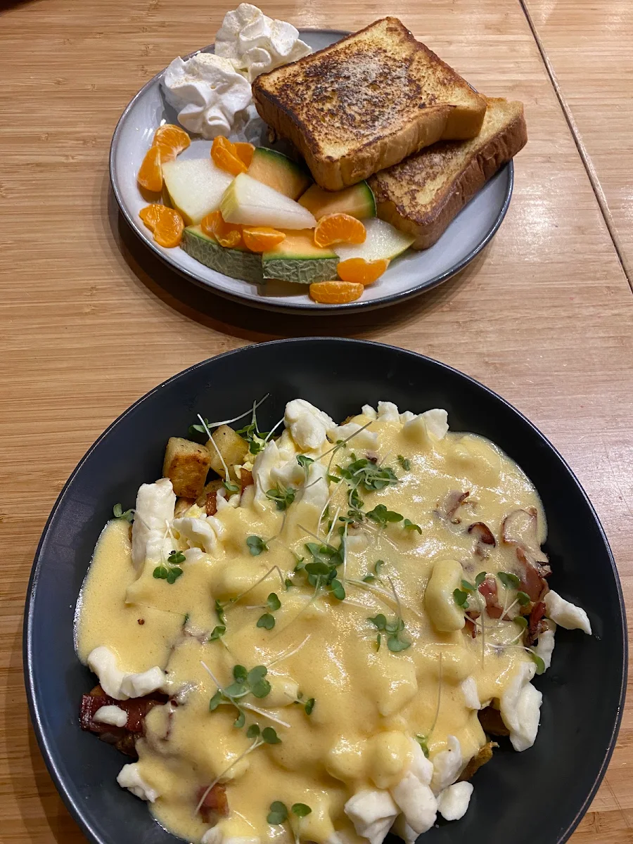 Breakfast Poutine, Jina Café