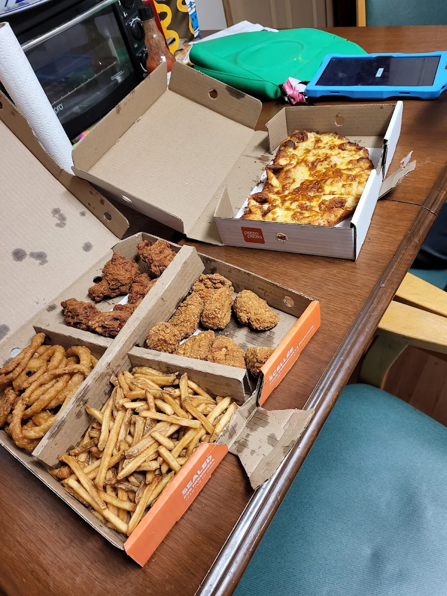 Wing It Box and Garlic Cheesy Bread
