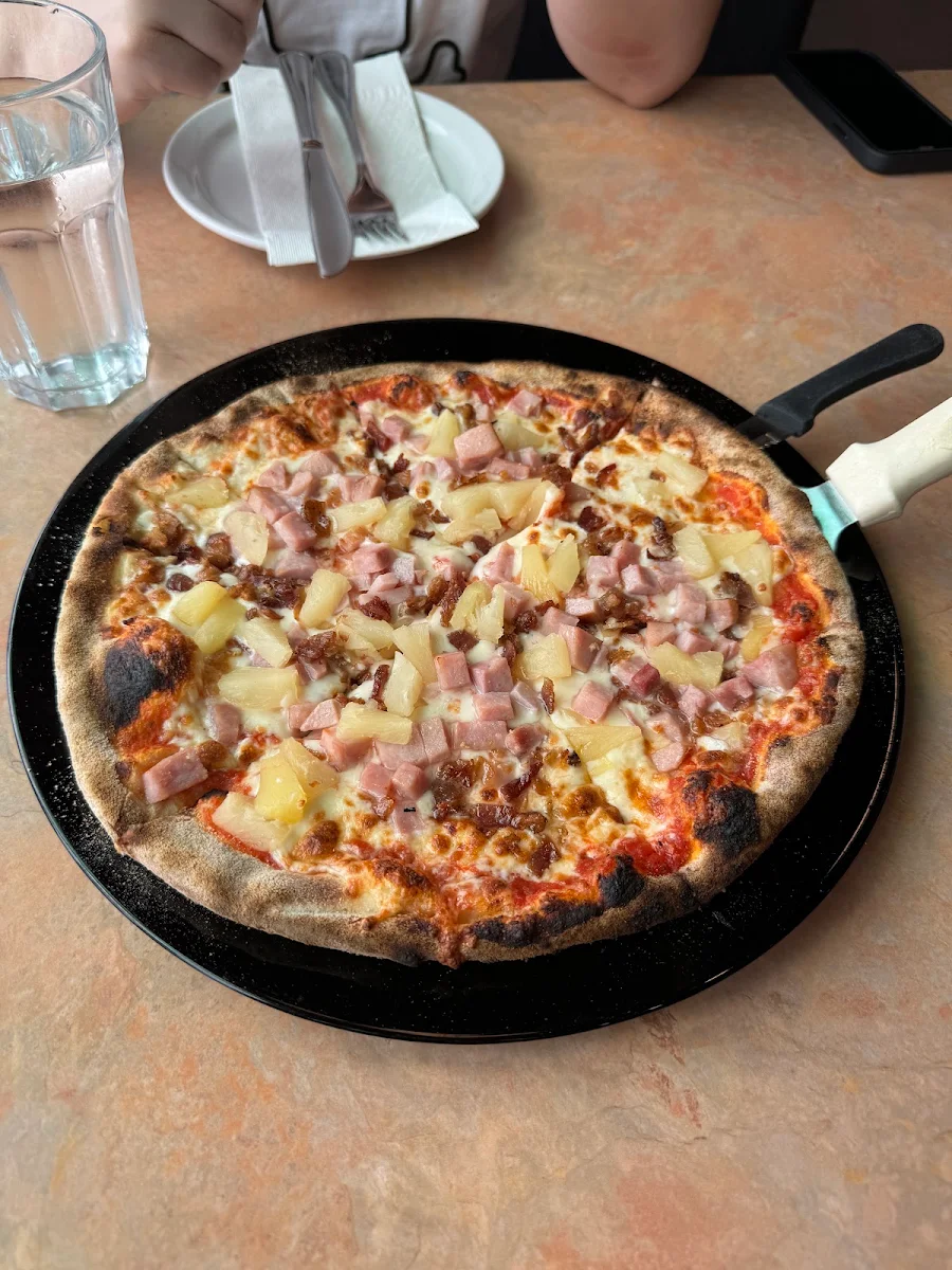 Hawaiian Pizza