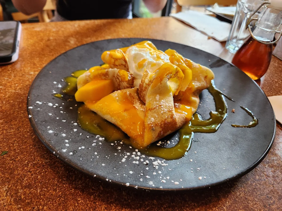 Mango Crepe