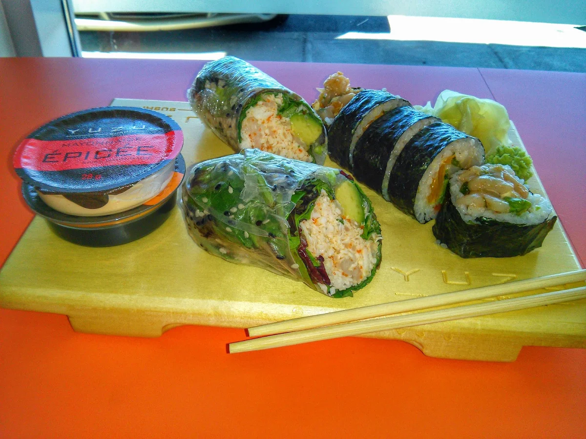 Sushi Et Rouleau de Printemps Végétarien