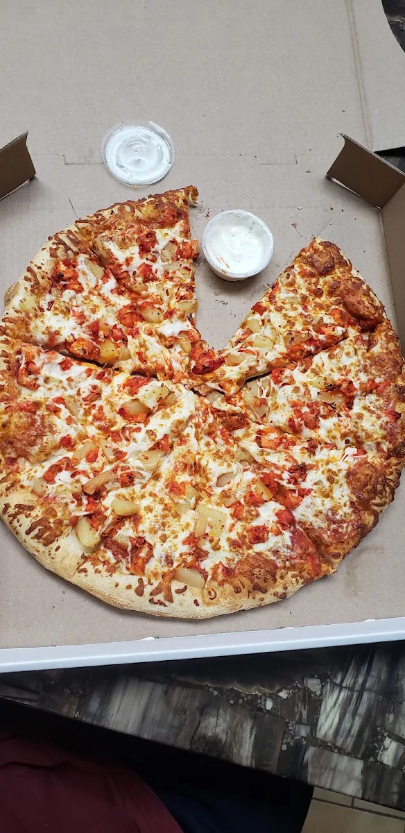 Halal Chicken and Pineapple Pizza
