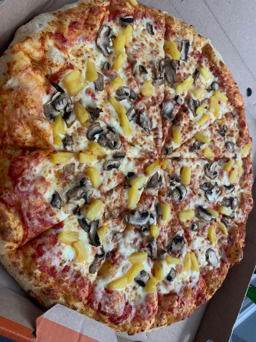 Extra Large Veggie Pizza with Pineapple and Mushroom