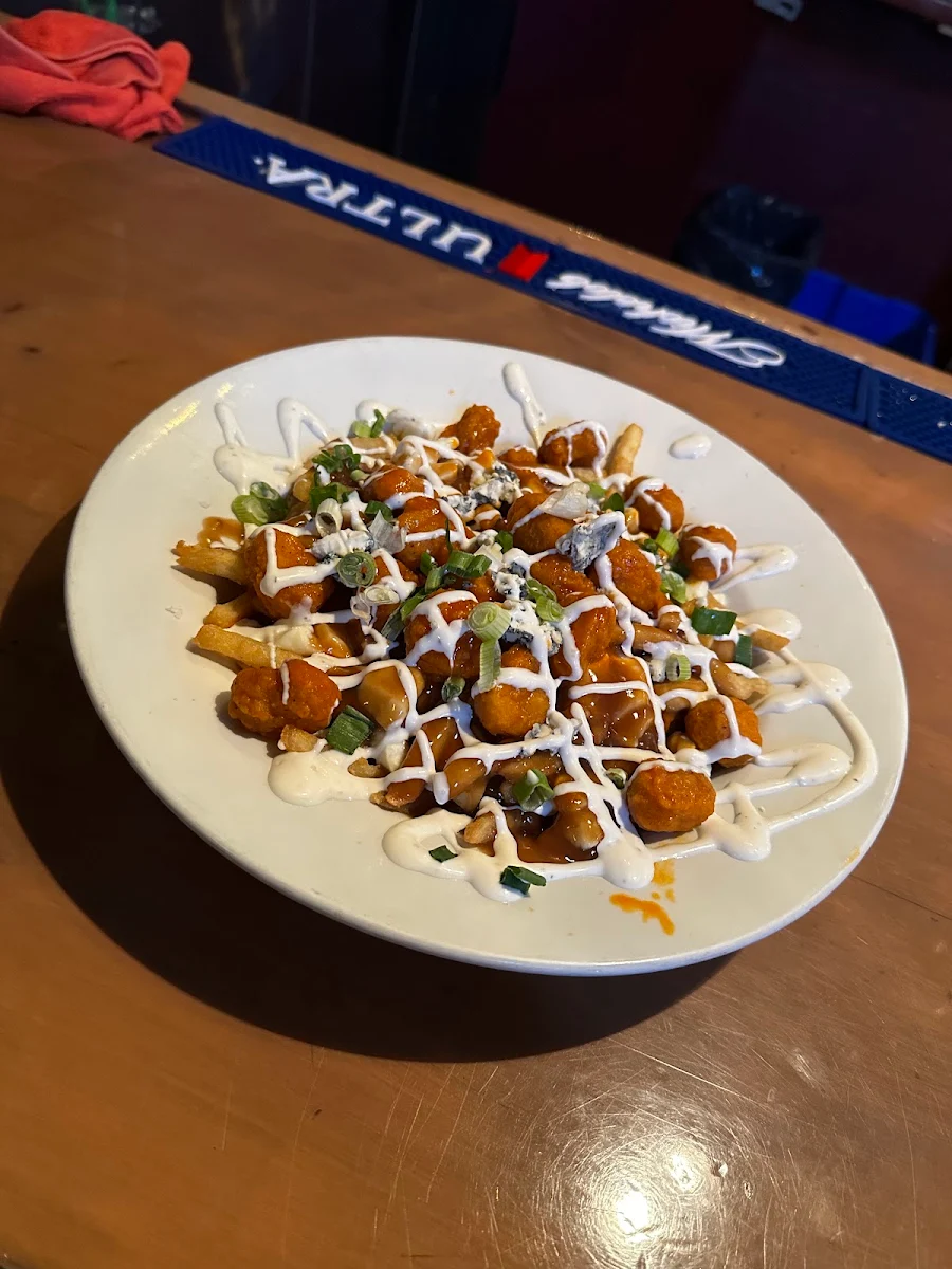 Buffalo Chicken Poutine