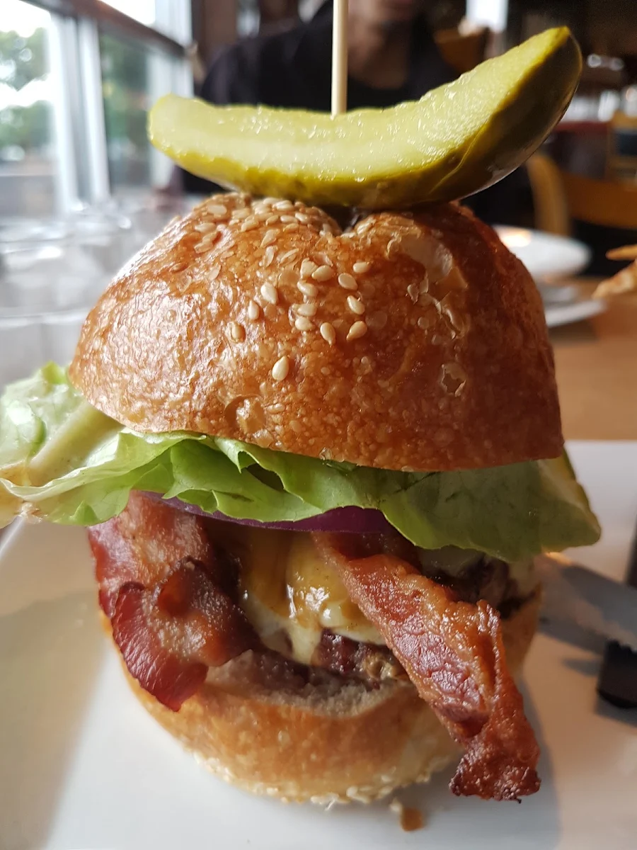Bacon Cheeseburger 7 Oz