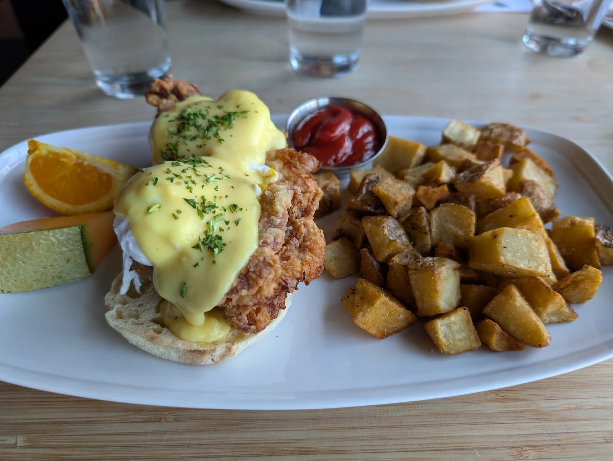 Crab Cake Eggs Benedict