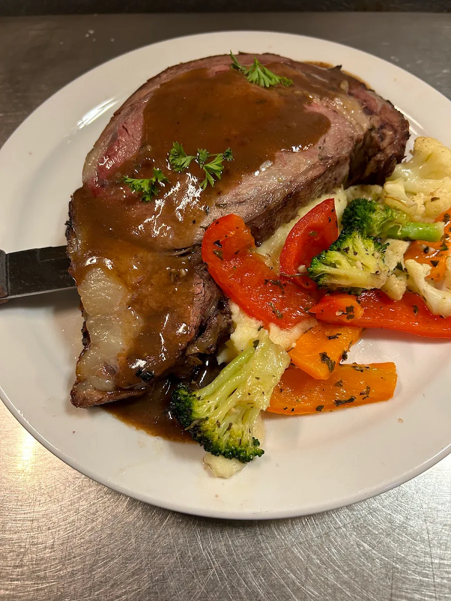Prime Rib with Yukon Gold Mashed Potatoes and Roasted Vegetables