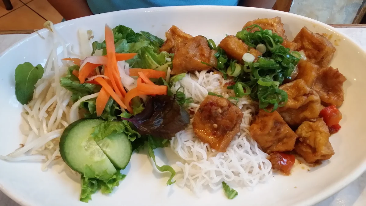 Fried Tofu with Lemon Grass with Vermicelli Noodle
