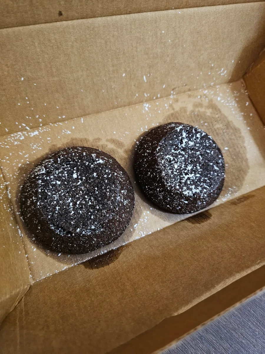 Chocolate Lava Crunch Cakes