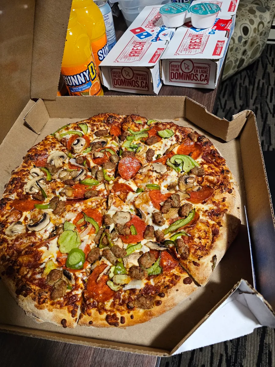 Deluxe Pizza