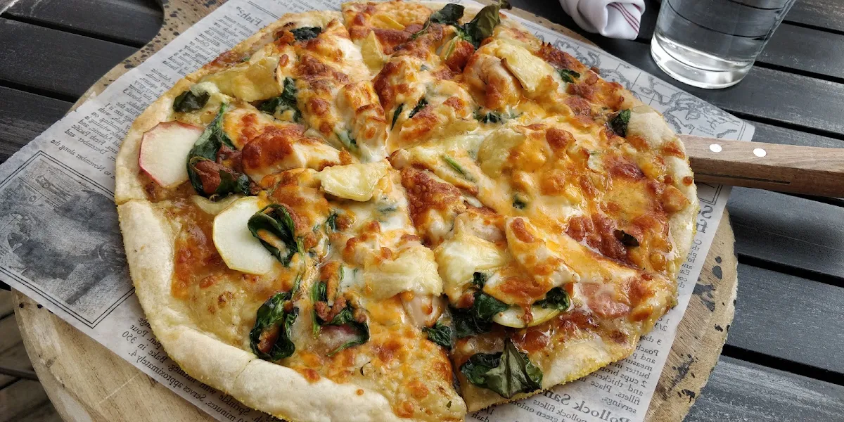 Brie Chicken Pizza