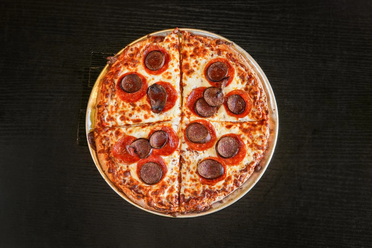 Highlights, Paradise Pizza