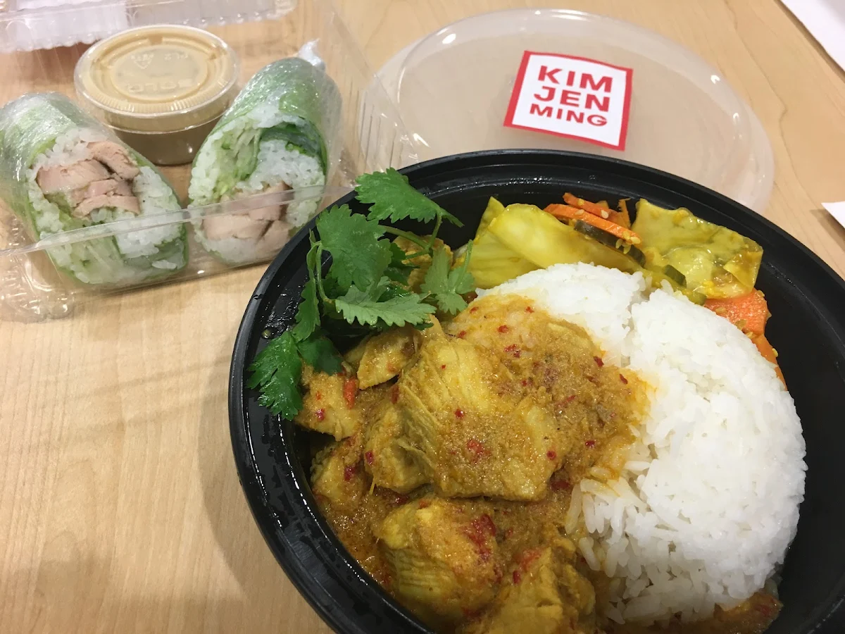 Curry Chicken with White Rice