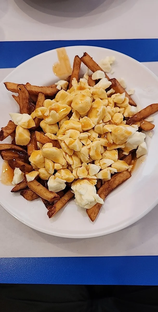 Moyenne Poutine Petite Portion