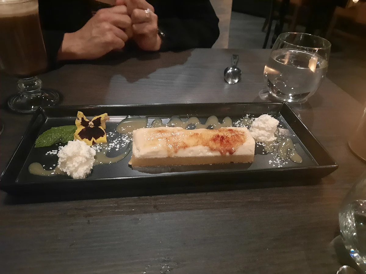 Peach Brule, Vista 18 Restaurant + Lounge