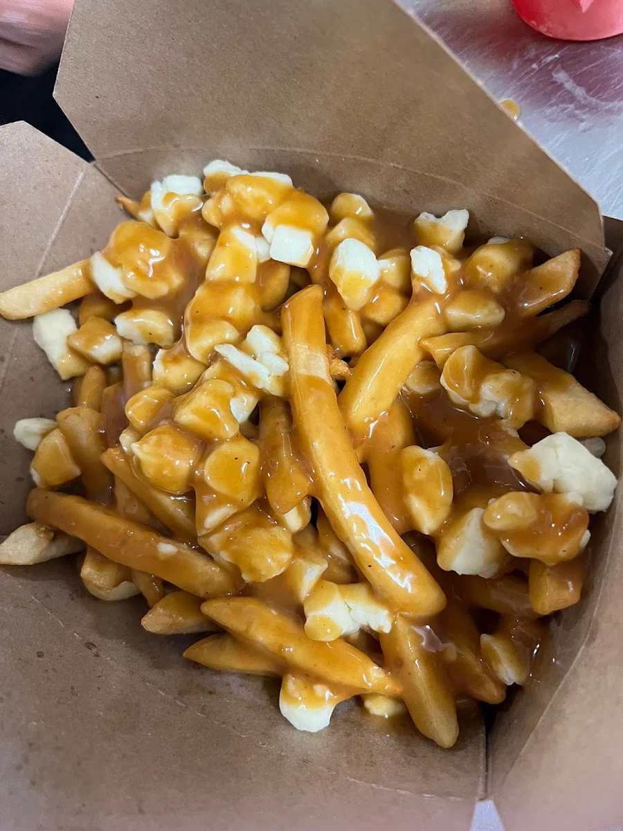 Chicken Poutine, Chili Craft Pizza
