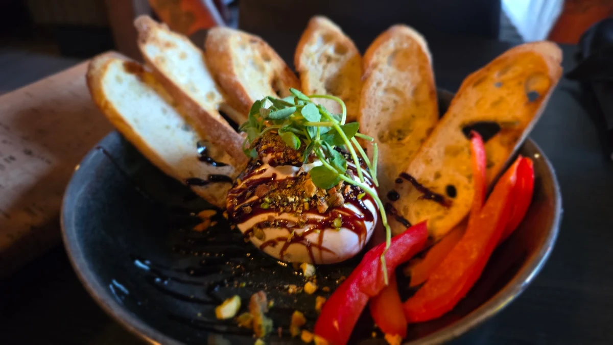 Highlights, Lot 88 Steakhouse & Bar