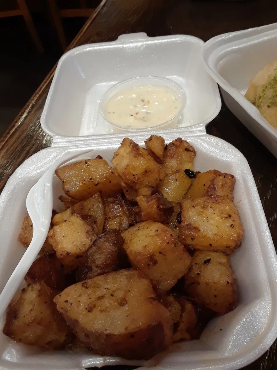 Roasted Potatoes with Garlic Sauce
