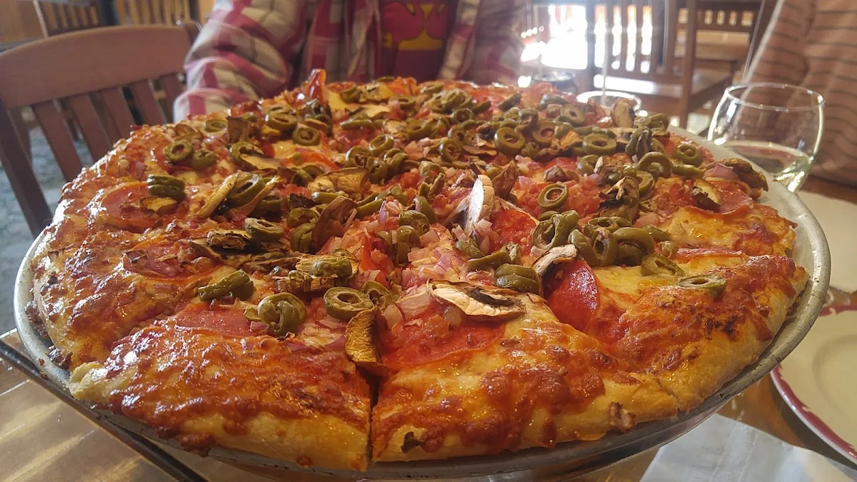 Deluxe Pizza