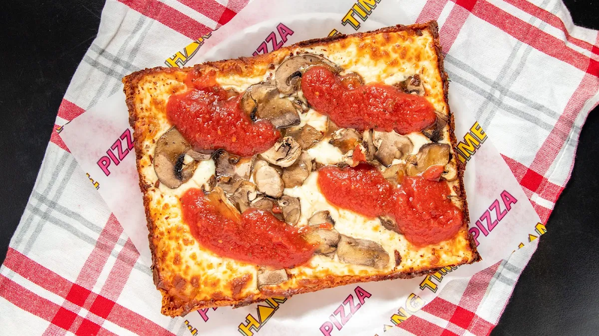 Highlights, Hang Time Pizza Centre Ville