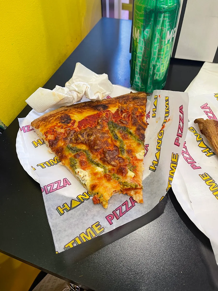 Highlights, Hang Time Pizza Centre Ville
