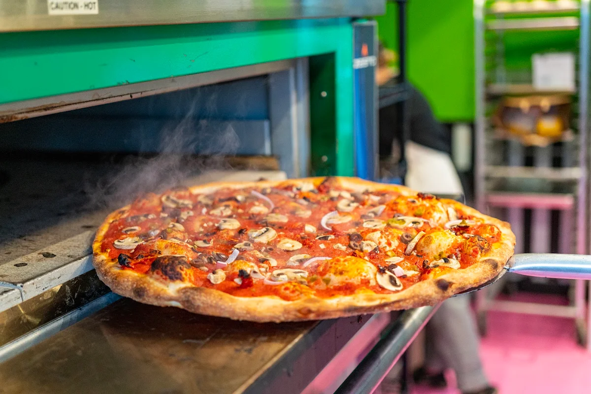 Highlights, Hang Time Pizza Centre Ville