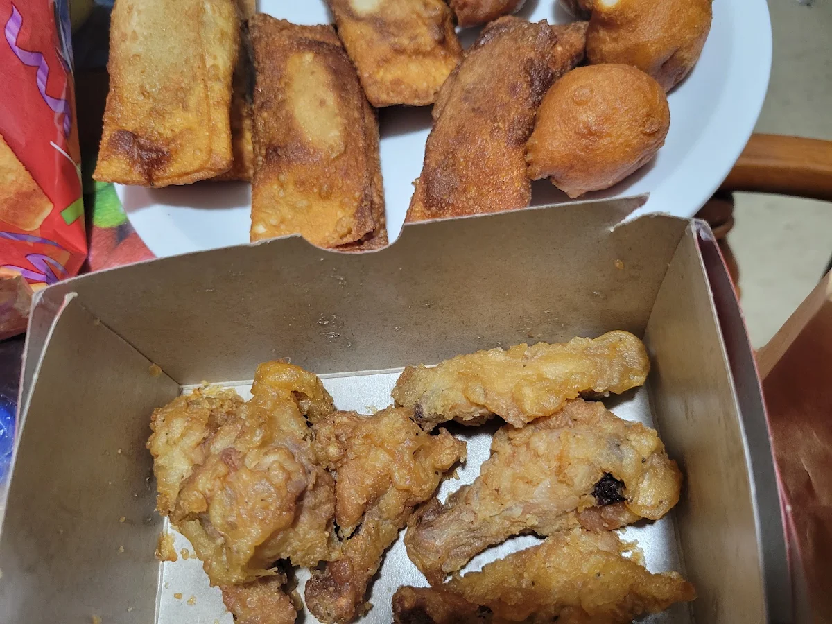 Burnt Eggrolls Burnt Chicken Balls not so Fresh Tasting Chicken Wings