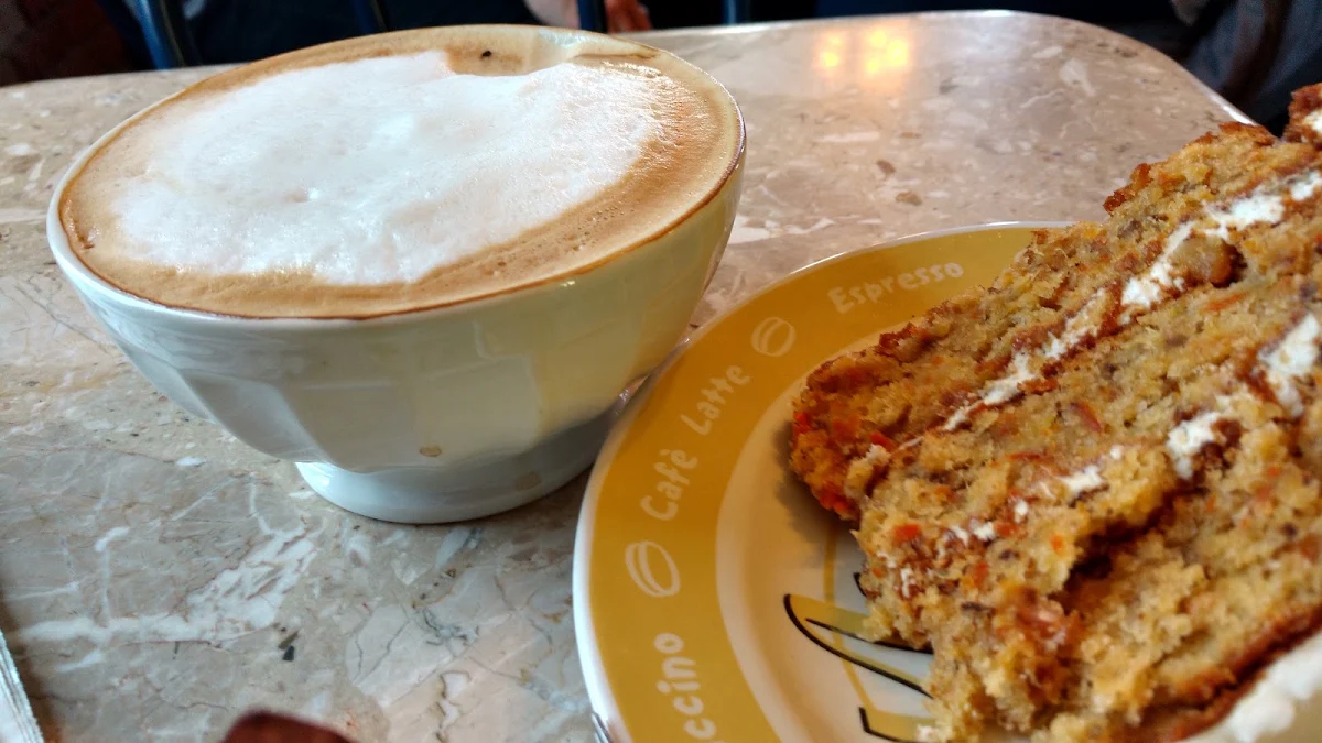 Gâteau Carottes Et Capuccino