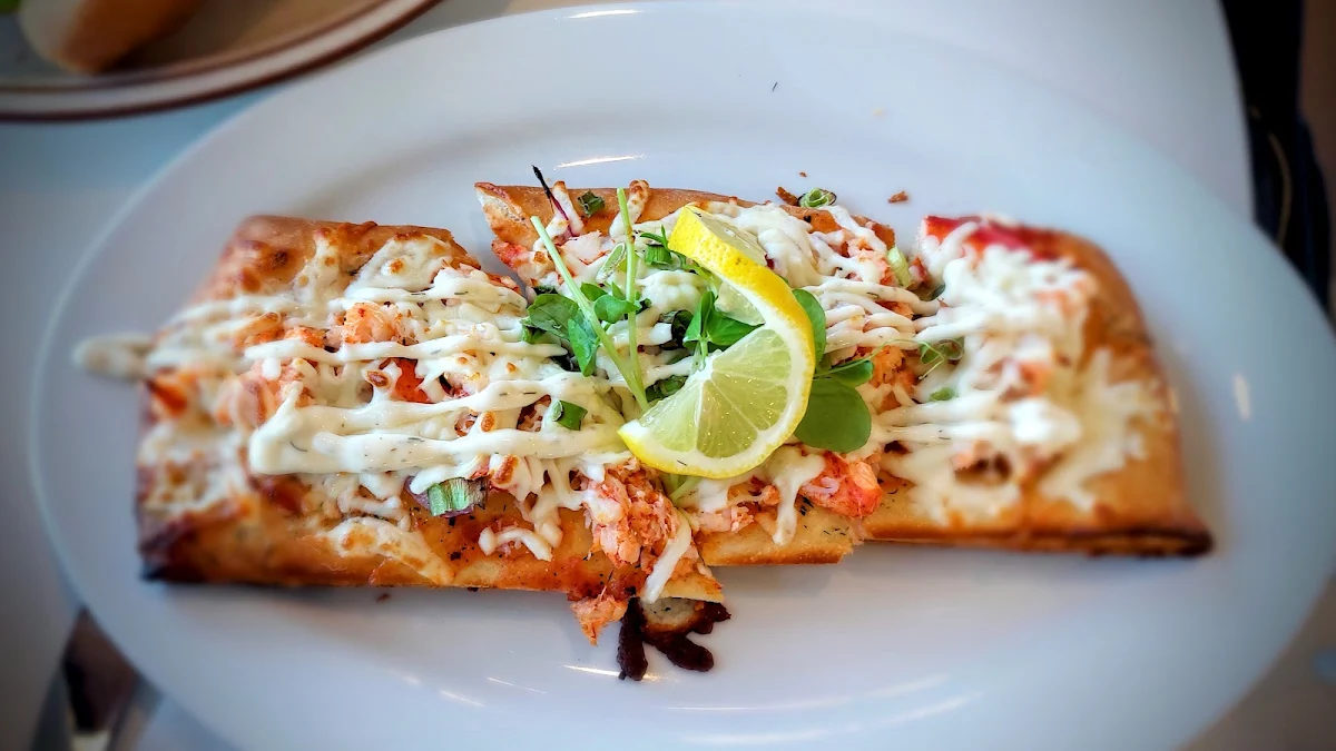 Lobster on Flatbread, The Fiddling Fisherman Lookout