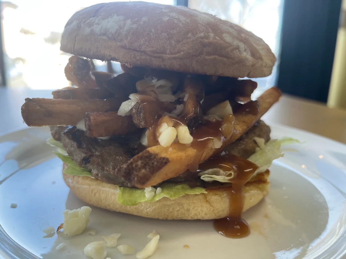 Poutine Burger, Market Cafe