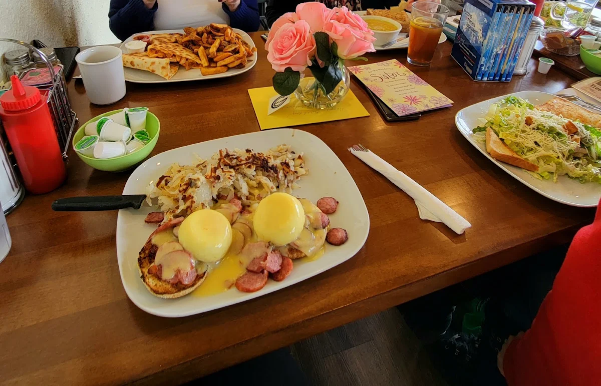 Farmers Sausage Eggs Benedict
