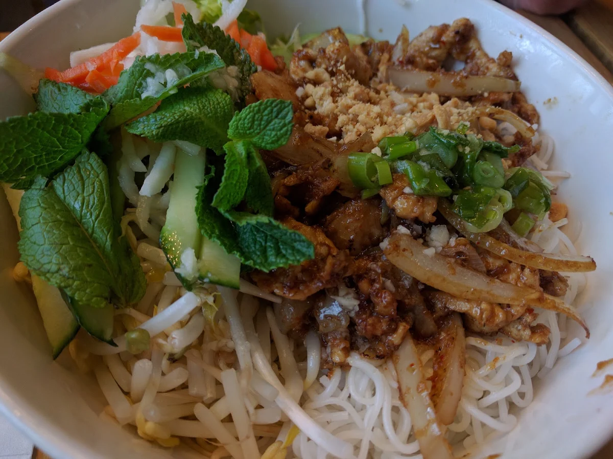 Grill Chicken Rice Noodle Soup