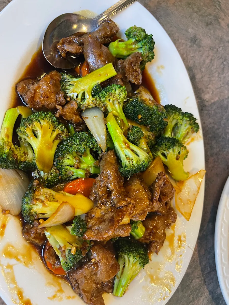 Beef with Broccoli in Black Pepper Sauce